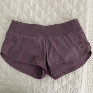 Lululemon 2.5” low rise speed up shorts size 6